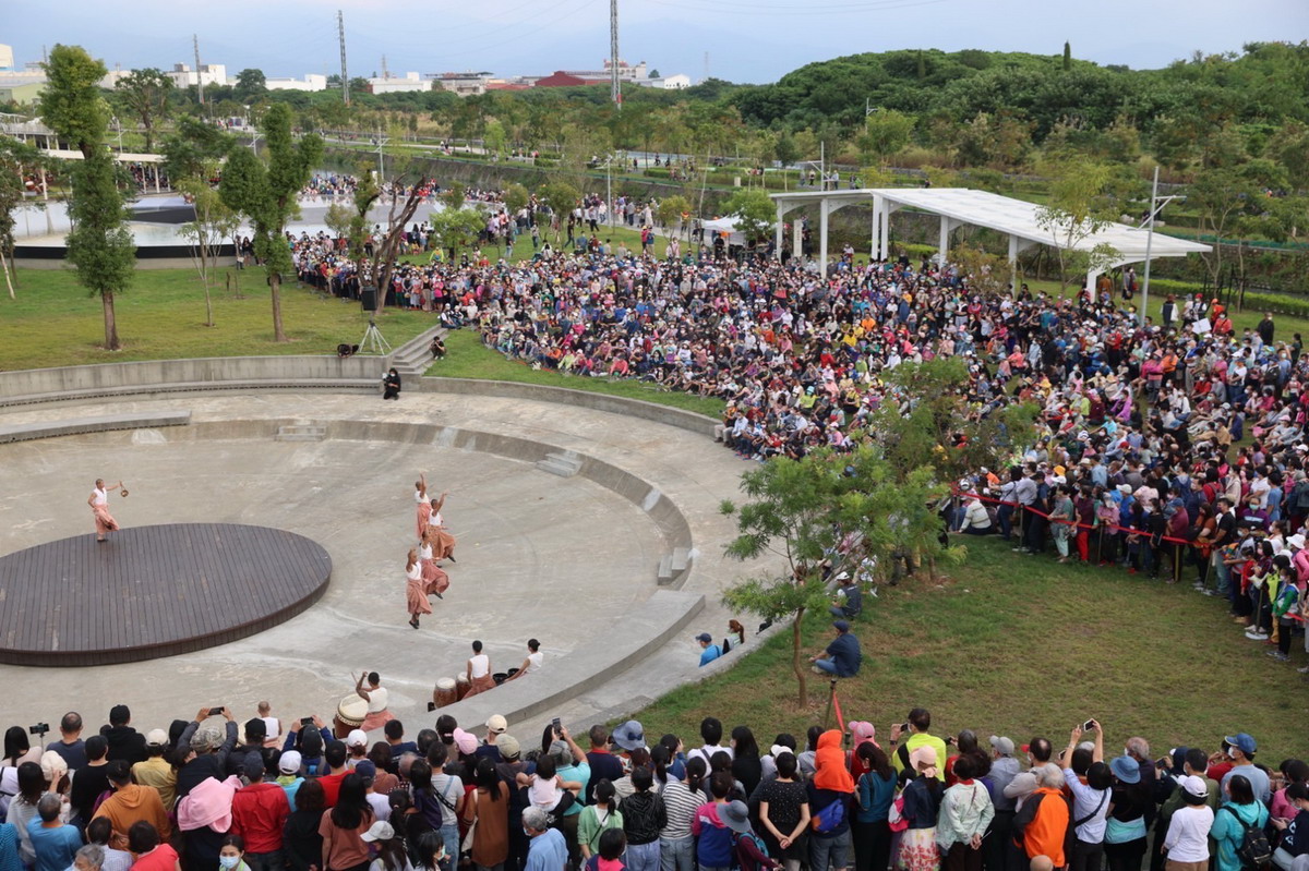 優人神鼓 屏東縣民公園演出民眾大呼感動 大紀元