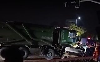 安徽一小客车与货车相撞 致8死8伤