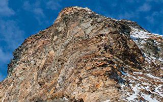 站在馬特洪峰的巨人之肩 挑戰登頂的陡直山壁