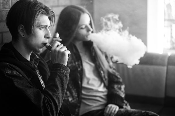 研究：美加青少年吸大麻人数翻倍 危害大脑