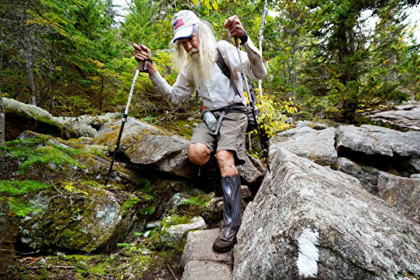83歲老人徒步穿越2200英里阿巴拉契亞山