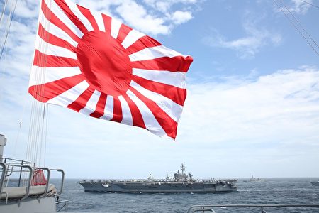 日本海上自卫队与美国联合军演资料照。