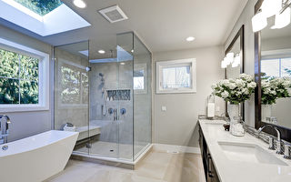 清潔淋浴玻璃門的水垢 這4招快速、有效