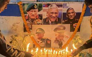 印度军用直升机坠毁酿13死 国防参谋长遇难
