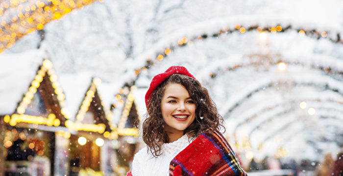 圣诞节这么穿超抢眼 亮片混搭低调奢华