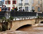 组图：法国西南部暴雨成灾 洪水泛滥