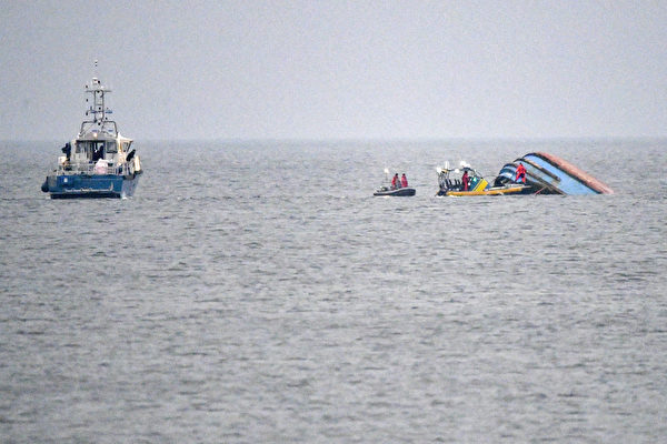 組圖：丹麥船隻遭撞擊後翻覆 瑞典協助搜救
