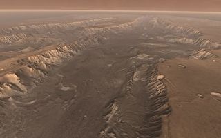 火星大峽谷內發現大量水 面積等同於荷蘭