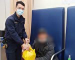 華僑流落街頭飢寒起盜心 暖警合資送愛心