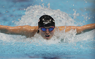加国华裔泳将 打破女子50米仰泳世界纪录