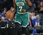 NBA绿衫军急签强生 布朗34分退骑士