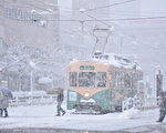 日本海沿岸积雪创纪录 当局吁尽量避免外出