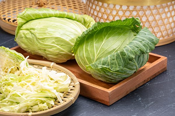 食物吃当季的最好。卷心菜、西兰花和白萝卜是冬天盛产的防癌蔬菜。(Shutterstock)