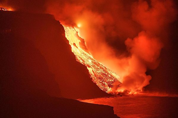 組圖：攝影師記錄西班牙火山噴發 歷時三月