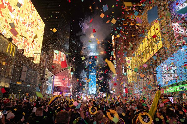 組圖：從紐約到巴黎 Omicron籠罩下全球迎新年