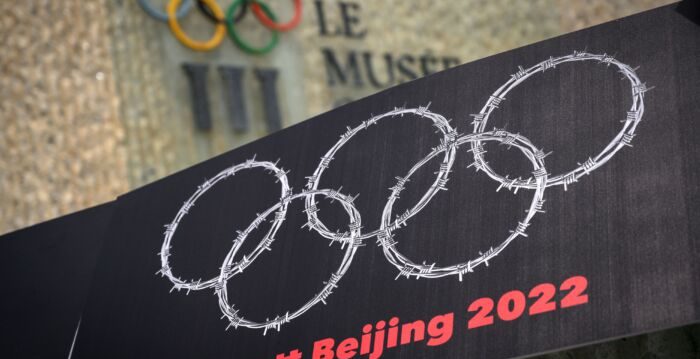 美英加等国告诫冬奥选手：勿带手机去中国
