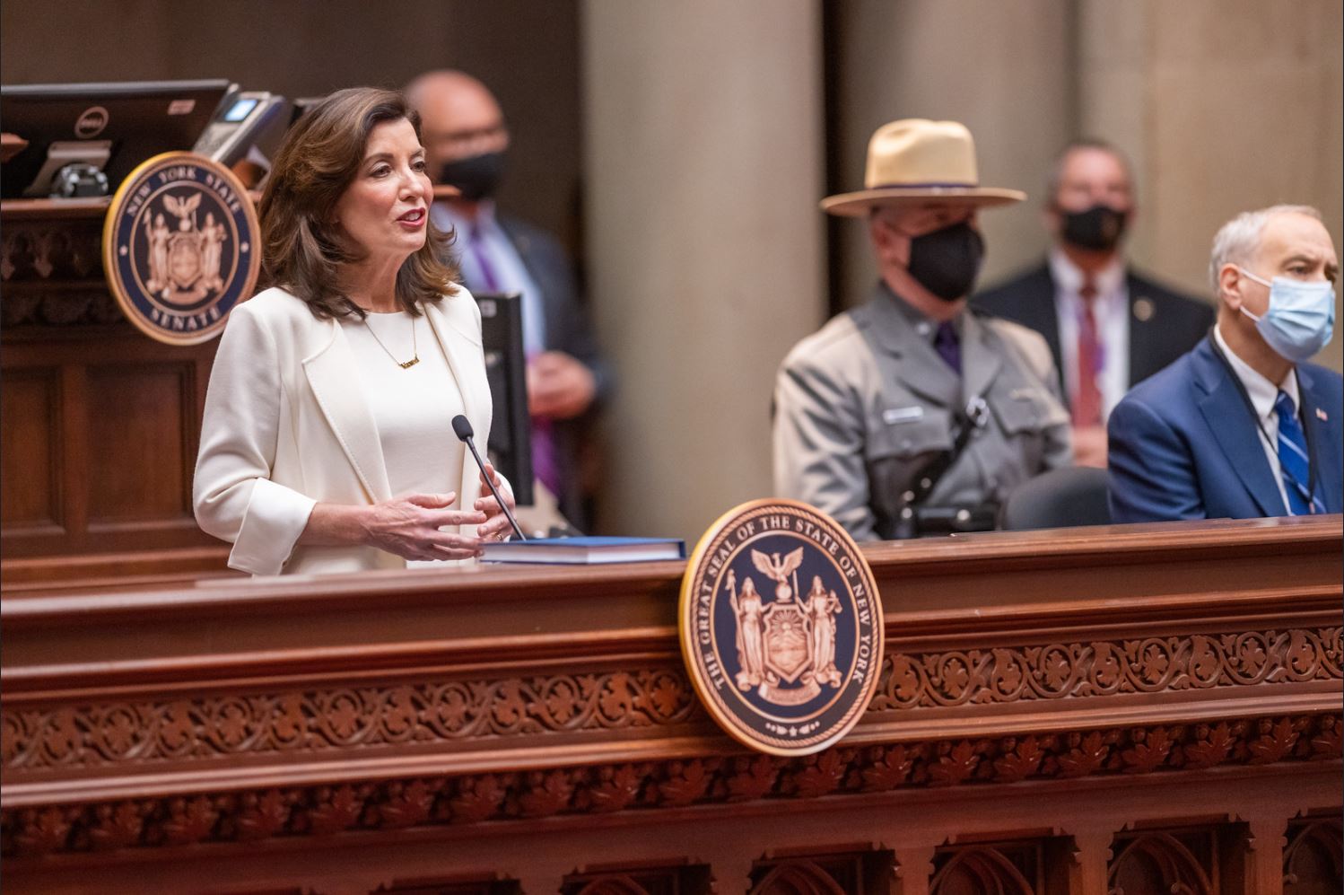 纽约州宣布减税新政惠及小企业及中低收入家庭| 中产阶级| 税收| 减免| 大纪元