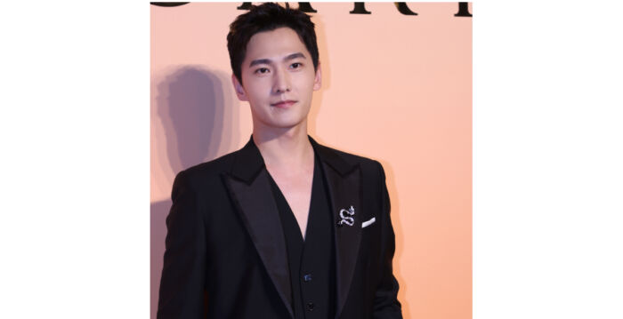 首度回应隐身两年原因 杨洋受访一度欲言又止