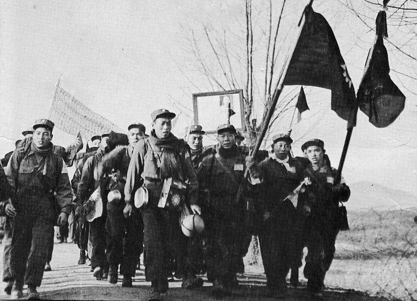 1954年1月23日,美军正式将1万4220名战俘移交中华民国。图为反共战俘赴台。(公有领域)