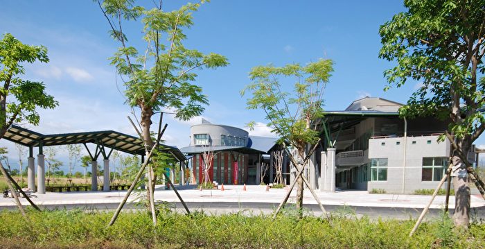 顺地而建 台湾第一所无校门、无围墙的学校