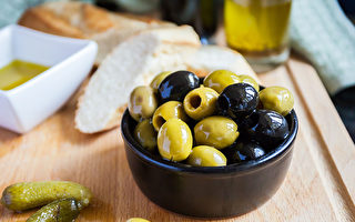 橄欖含有不飽和脂肪以及豐富的抗氧化、抗炎症的植物營養素。吃橄欖有哪些好處？(Shutterstock)