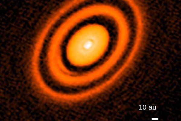 研究：早期太陽有類似土星環的結構