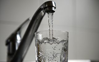墨累桥镇在南澳自来水品质比赛中夺冠