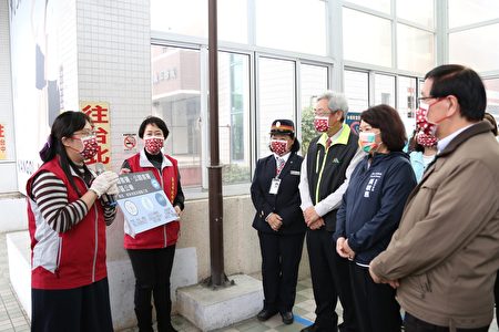 黄曆新年連假前夕，市長黃敏惠視察火車站、轉運中心。