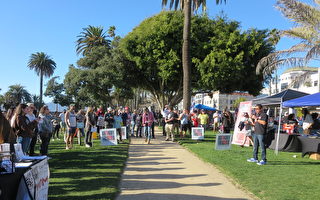 洛杉矶民众“自由”集会：反对强制疫苗令
