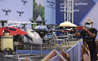组图：印度无人机展览会 体现科技多元应用