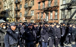 时隔50载 纽约市警局纪念因枪杀殒命两警官