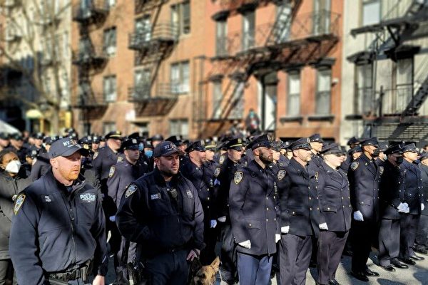 時隔50載 紐約市警局紀念因槍殺殞命兩警官