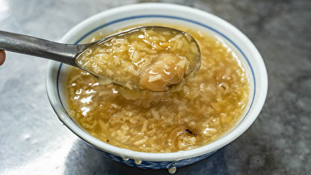 桂圆糯米粥。