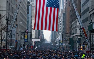 華人熱議紐約警察葬禮：市民尊敬並感謝他們
