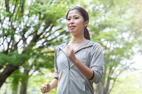 即使你很忙、很懶，也能像別人一樣通過運動減重、長壽。(Shutterstock)
