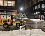 暴风雪后 波士顿堆满9个“雪场”