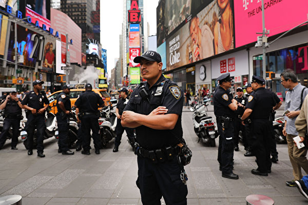警察遭槍擊 退休警官警告：紐約治安退到90年代