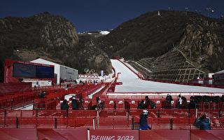 组图：北京冬奥使用人造雪 威胁运动员安全