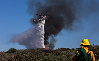 组图：美国南加州野火肆虐 烧毁至少150英亩