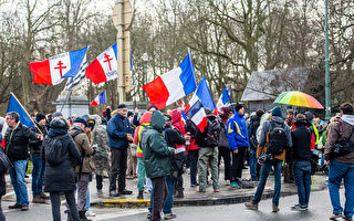 “自由大使”车队抵达布鲁塞尔 抗议封锁限制