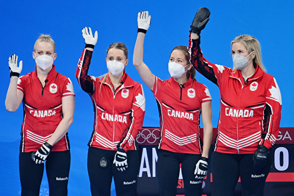 加拿大勇夺冬奥女子冰球第5金