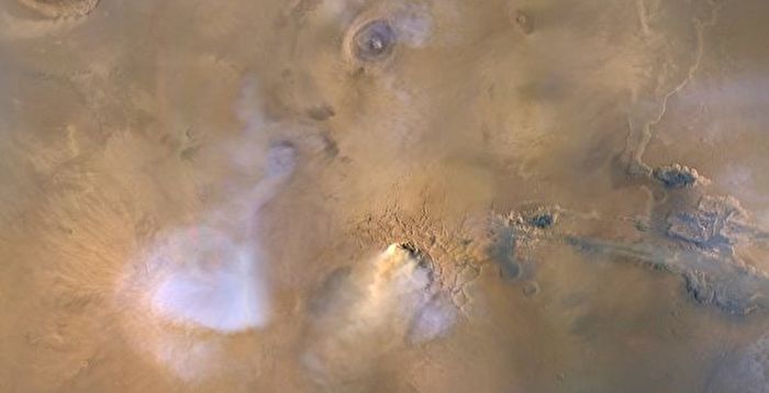 NASA发布新视频 展示火星上空云层景象