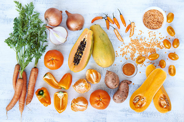 橙色食物含有豐富的胡蘿蔔素，不僅有益於視力，而且對於抗癌有很好的作用。(Shutterstock)