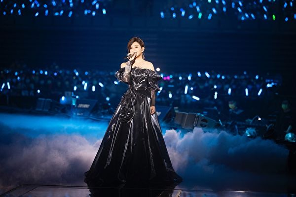 梁靜茹上海演唱會惹議 歌迷花千元買票看柱子