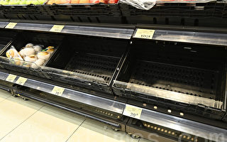 組圖：網傳香港將封城七日 超市湧現搶購潮
