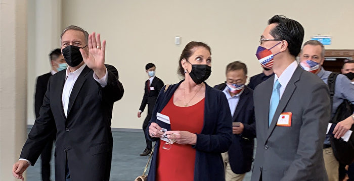 蓬佩奥：台湾应让中共知道战争代价高