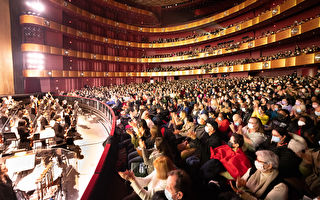 神韵纽约首场爆满 州议员现场颁发褒奖