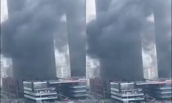上海一建筑起火上热搜 现场黑烟滚滚