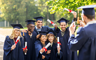 学费和生活费上涨 加国大学生担心毕业后债务