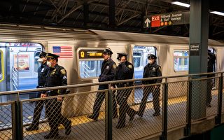 打击地铁犯罪 纽约市警高层加入巡逻